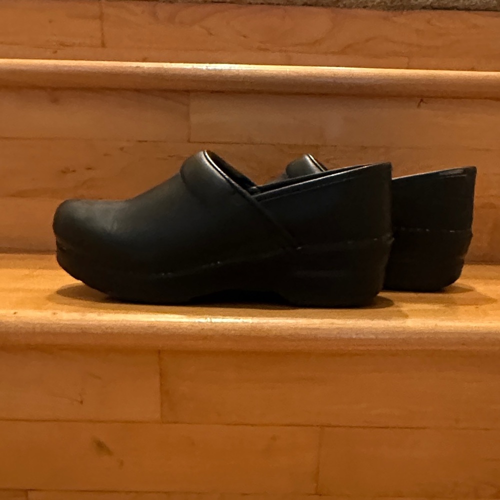 Women’s Black Leather Dansko Professional Slip On Clogs. Size 37